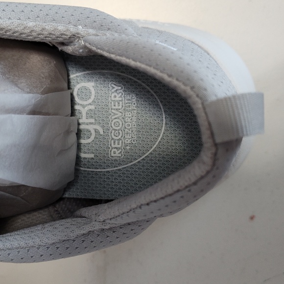 Ryka Sneakers 7w - Picture 6 of 7
